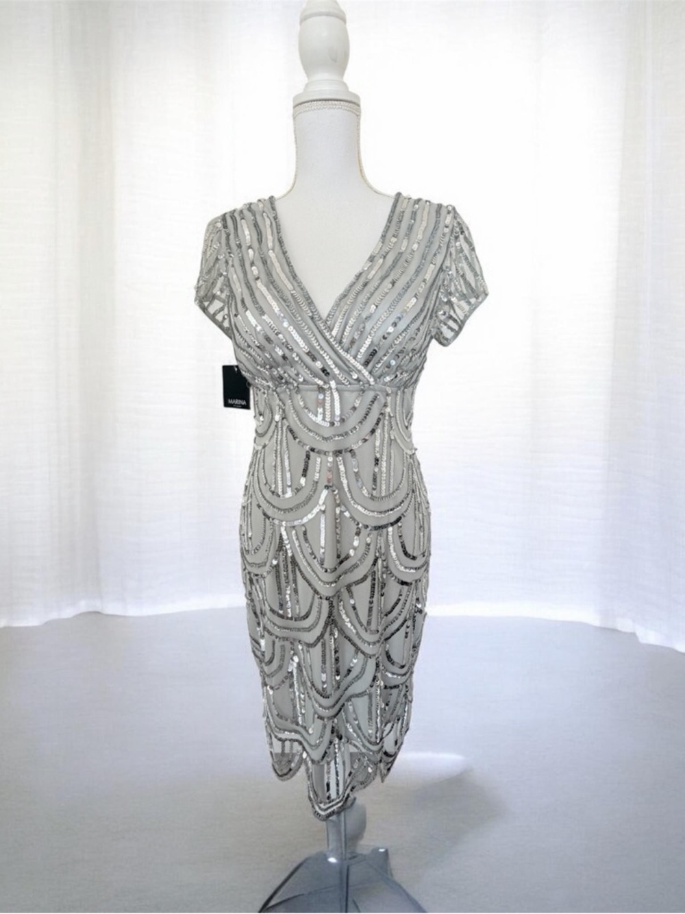 NWT Marina‎ Silver Sequin
Art Deco Scalloped Dress Size 10